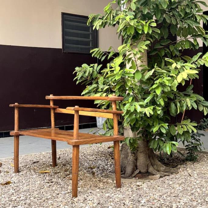 Independent Room On Island In Colonial House With Private Entrance Saint-Louis Esterno foto